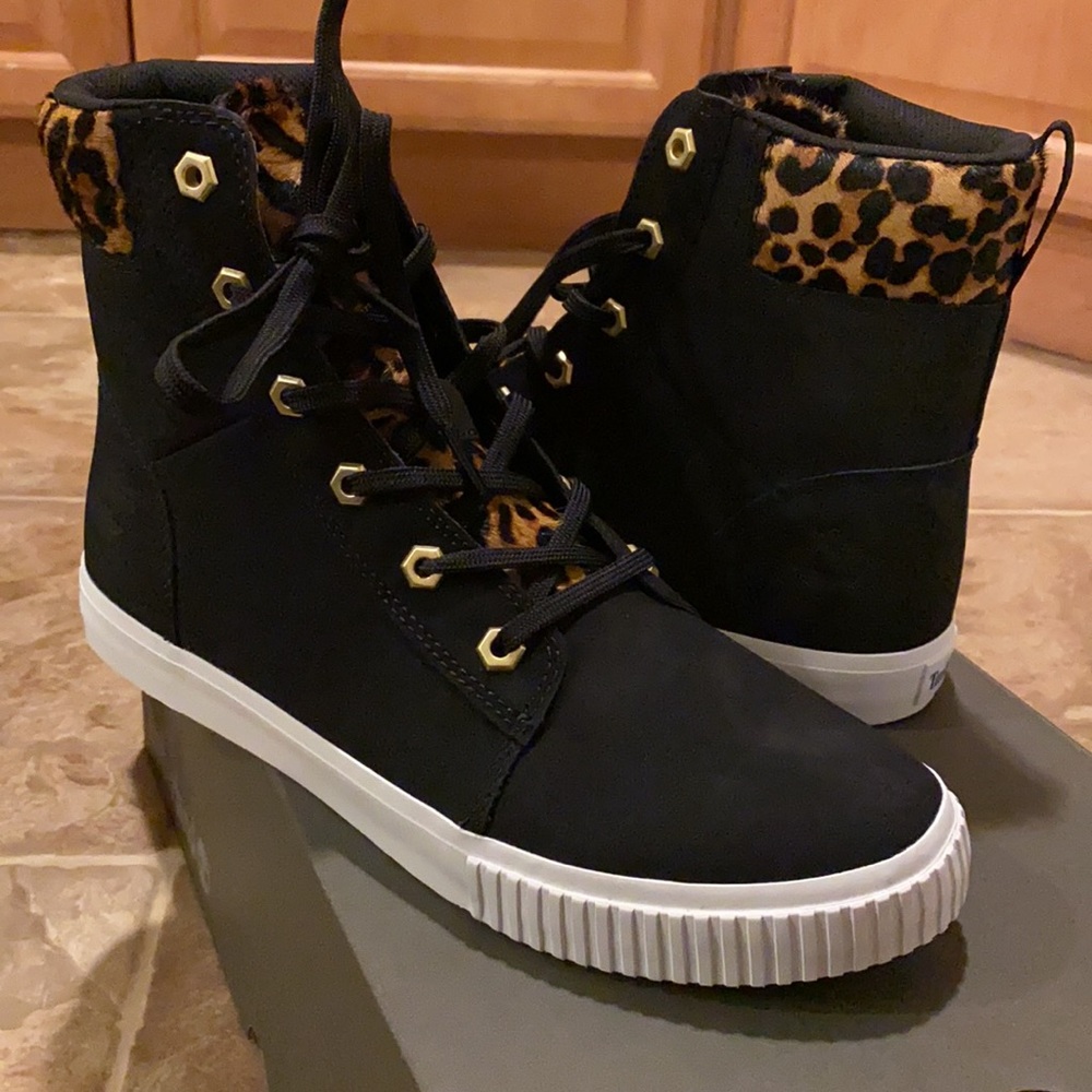 - Leopard 🐆 Timberland*